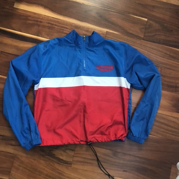 STRANGER THINGS NETFLIX MERCHANDISE PULLOVER SIZE MEDIUM WOMENS - Picture 4 of 9